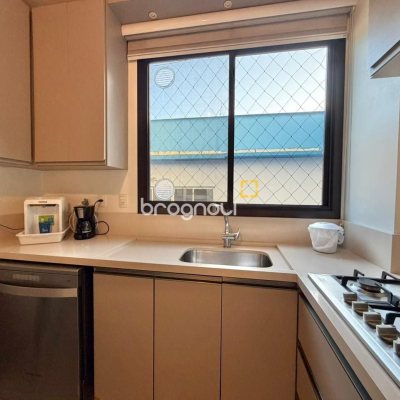 Apartamento com 146m², 4 quartos (sendo 1 suíte), 2 garagens, no bairro Centro em Florianópolis