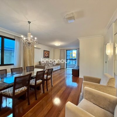 Apartamento com 146m², 4 quartos (sendo 1 suíte), 2 garagens, no bairro Centro em Florianópolis