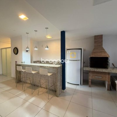 Apartamento com 146m², 4 quartos (sendo 1 suíte), 2 garagens, no bairro Centro em Florianópolis