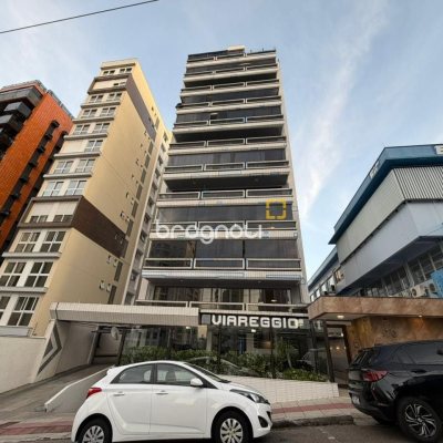 Apartamento com 146m², 4 quartos (sendo 1 suíte), 2 garagens, no bairro Centro em Florianópolis