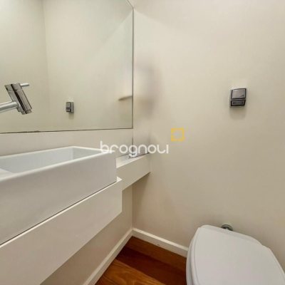 Apartamento com 146m², 4 quartos (sendo 1 suíte), 2 garagens, no bairro Centro em Florianópolis