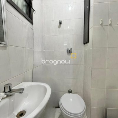 Apartamento com 146m², 4 quartos (sendo 1 suíte), 2 garagens, no bairro Centro em Florianópolis