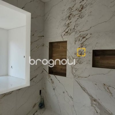 Casa com 300m², 4 quartos (sendo 1 suíte), 2 garagens, no bairro Pedra Branca em Palhoça