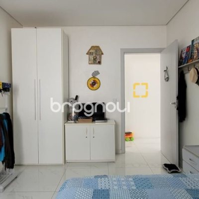 Casa com 300m², 4 quartos (sendo 1 suíte), 2 garagens, no bairro Pedra Branca em Palhoça