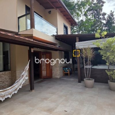 Casa com 100m², 3 quartos, 2 garagens, no bairro Campeche em Florianópolis