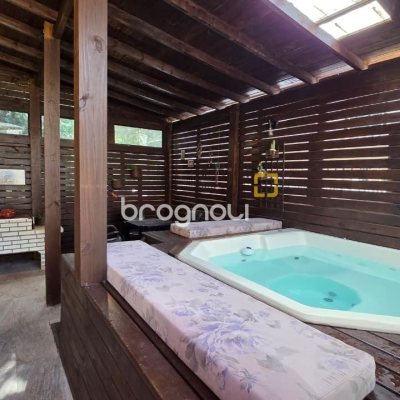 Casa com 100m², 3 quartos, 2 garagens, no bairro Campeche em Florianópolis