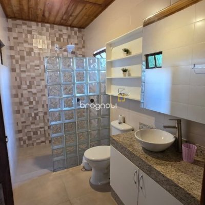 Casa com 100m², 3 quartos, 2 garagens, no bairro Campeche em Florianópolis