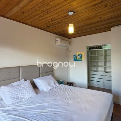 Casa com 100m², 3 quartos, 2 garagens, no bairro Campeche em Florianópolis