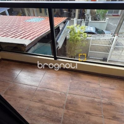 Casa com 100m², 3 quartos, 2 garagens, no bairro Campeche em Florianópolis