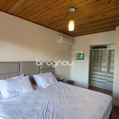 Casa com 100m², 3 quartos, 2 garagens, no bairro Campeche em Florianópolis