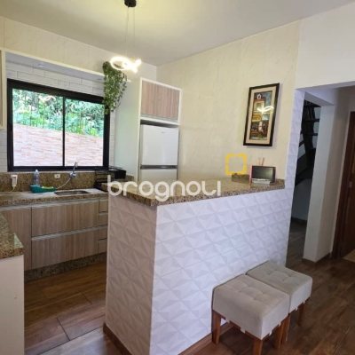 Casa com 100m², 3 quartos, 2 garagens, no bairro Campeche em Florianópolis