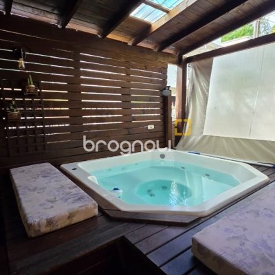 Casa com 100m², 3 quartos, 2 garagens, no bairro Campeche em Florianópolis