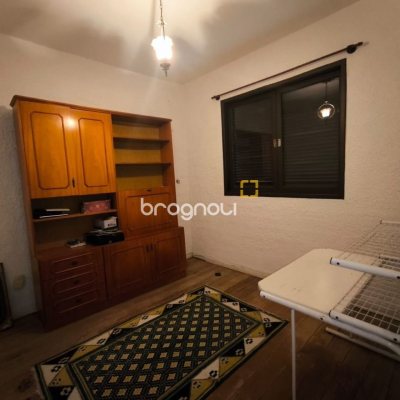 Casa com 297m², 3 quartos (sendo 1 suíte), 2 garagens, no bairro Estreito em Florianópolis