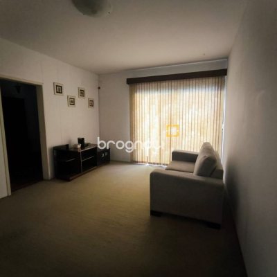 Casa com 297m², 3 quartos (sendo 1 suíte), 2 garagens, no bairro Estreito em Florianópolis
