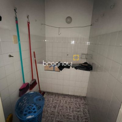Casa com 297m², 3 quartos (sendo 1 suíte), 2 garagens, no bairro Estreito em Florianópolis
