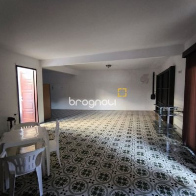 Casa com 297m², 3 quartos (sendo 1 suíte), 2 garagens, no bairro Estreito em Florianópolis