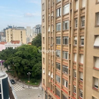 Apartamento com 72m², 2 quartos, no bairro Centro em Florianópolis