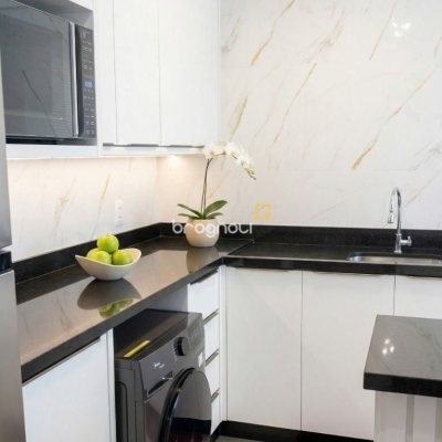 Apartamento com 72m², 2 quartos, no bairro Centro em Florianópolis