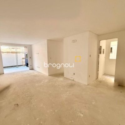 Apartamento com 74m², 2 quartos (sendo 1 suíte), 10 garagens, no bairro Ingleses do Rio Vermelho em Florianópolis