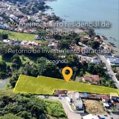 Terreno com 4214m², no bairro Ponta de Baixo em São José