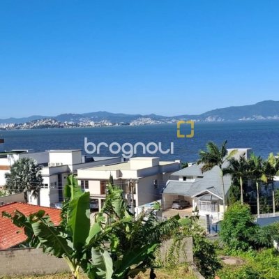 Terreno com 4214m², no bairro Ponta de Baixo em São José