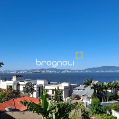Terreno com 4214m², no bairro Ponta de Baixo em São José