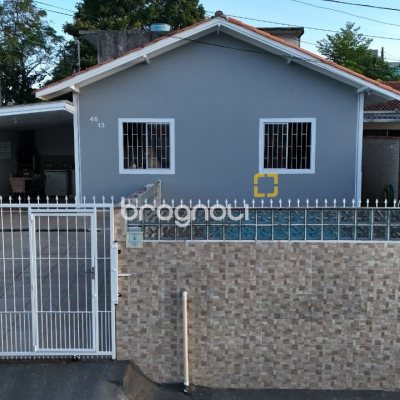Casa com 63m², 3 quartos, 3 garagens, no bairro Forquilhas em São José