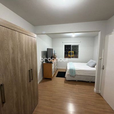 Casa com 63m², 3 quartos, 3 garagens, no bairro Forquilhas em São José