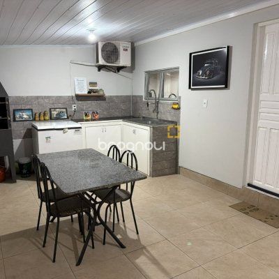 Casa com 63m², 3 quartos, 3 garagens, no bairro Forquilhas em São José