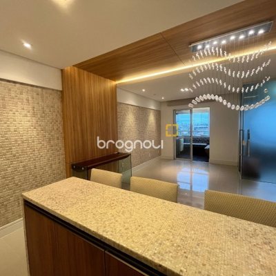 Apartamento com 87m², 3 quartos (sendo 1 suíte), 2 garagens, no bairro Campinas em São José