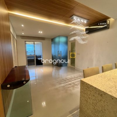 Apartamento com 87m², 3 quartos (sendo 1 suíte), 2 garagens, no bairro Campinas em São José