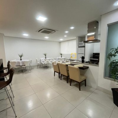 Apartamento com 87m², 3 quartos (sendo 1 suíte), 2 garagens, no bairro Campinas em São José