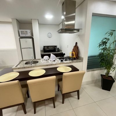 Apartamento com 87m², 3 quartos (sendo 1 suíte), 2 garagens, no bairro Campinas em São José