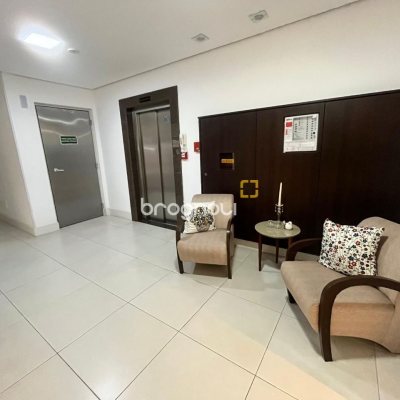 Apartamento com 87m², 3 quartos (sendo 1 suíte), 2 garagens, no bairro Campinas em São José