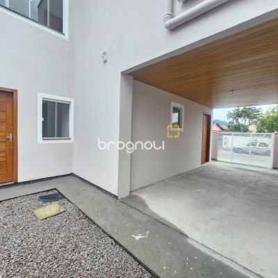 Casa com 109m², 3 quartos (sendo 1 suíte), 2 garagens, no bairro Rio Caveiras em Biguaçu