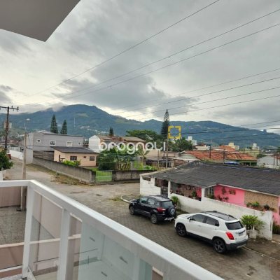 Casa com 109m², 3 quartos (sendo 1 suíte), 2 garagens, no bairro Rio Caveiras em Biguaçu