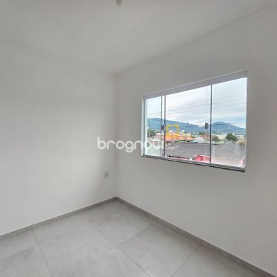 Casa com 109m², 3 quartos (sendo 1 suíte), 2 garagens, no bairro Rio Caveiras em Biguaçu