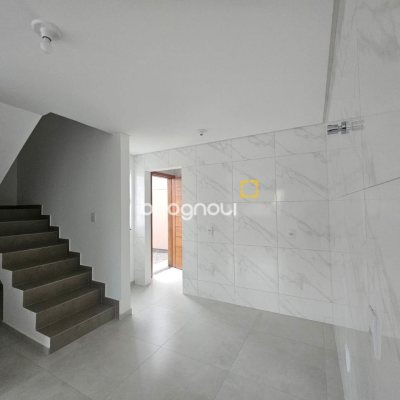 Casa com 109m², 3 quartos (sendo 1 suíte), 2 garagens, no bairro Rio Caveiras em Biguaçu