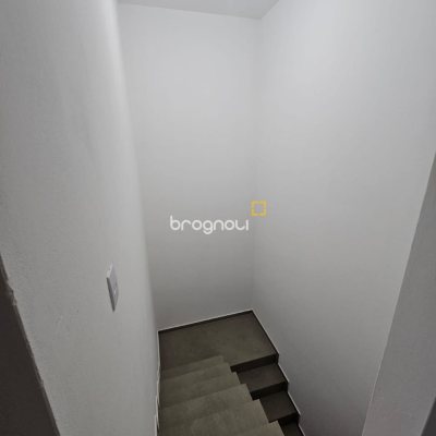 Casa com 109m², 3 quartos (sendo 1 suíte), 2 garagens, no bairro Rio Caveiras em Biguaçu