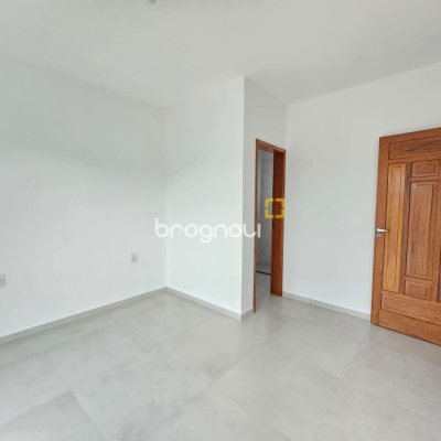 Casa com 109m², 3 quartos (sendo 1 suíte), 2 garagens, no bairro Rio Caveiras em Biguaçu