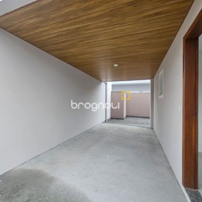 Casa com 109m², 3 quartos (sendo 1 suíte), 2 garagens, no bairro Rio Caveiras em Biguaçu