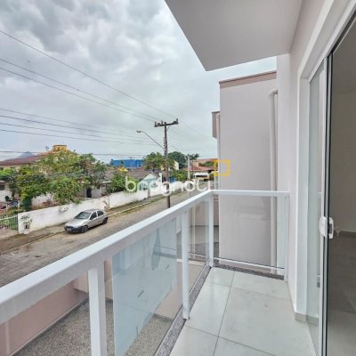 Casa com 89m², 3 quartos (sendo 1 suíte), 2 garagens, no bairro Rio Caveiras em Biguaçu