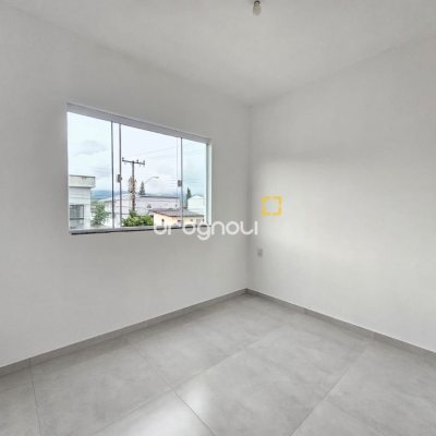Casa com 89m², 3 quartos (sendo 1 suíte), 2 garagens, no bairro Rio Caveiras em Biguaçu