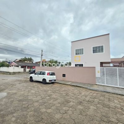 Casa com 89m², 3 quartos (sendo 1 suíte), 2 garagens, no bairro Rio Caveiras em Biguaçu