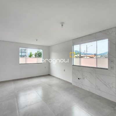 Casa com 89m², 3 quartos (sendo 1 suíte), 2 garagens, no bairro Rio Caveiras em Biguaçu
