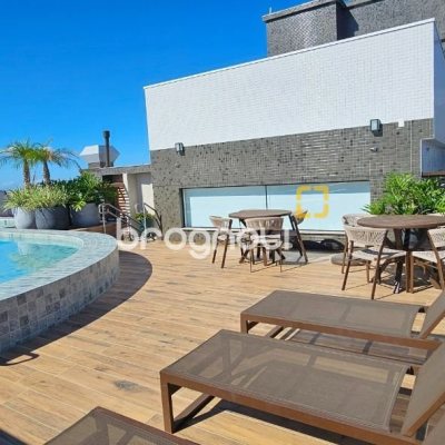 Apartamento com 113m², 3 quartos (sendo 3 suítes), 2 garagens, no bairro Kobrasol em São José