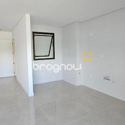 Apartamento com 113m², 3 quartos (sendo 3 suítes), 2 garagens, no bairro Kobrasol em São José