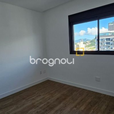 Apartamento com 113m², 3 quartos (sendo 3 suítes), 2 garagens, no bairro Kobrasol em São José