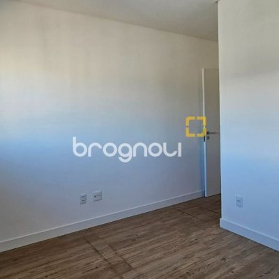 Apartamento com 113m², 3 quartos (sendo 3 suítes), 2 garagens, no bairro Kobrasol em São José