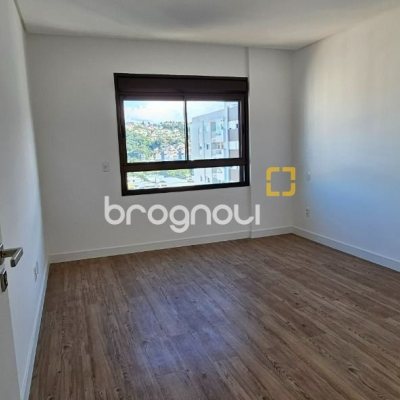 Apartamento com 113m², 3 quartos (sendo 3 suítes), 2 garagens, no bairro Kobrasol em São José